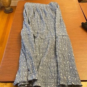 Blue Floral mid length skirt size L